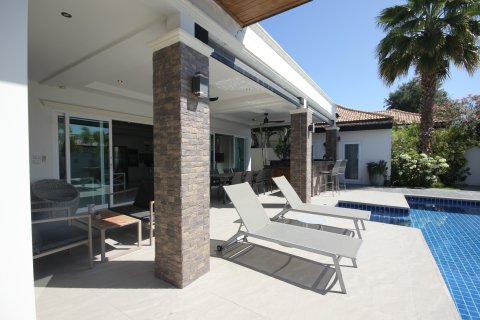 Villa in Hua Hin, Thailand 3 bedrooms № 168326 - photo 6