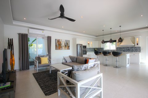 Villa in Hua Hin, Thailand 3 bedrooms № 168326 - photo 7