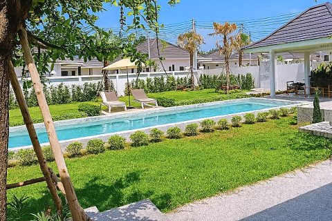 Villa in Hua Hin, Thailand 4 bedrooms № 168325 - photo 2