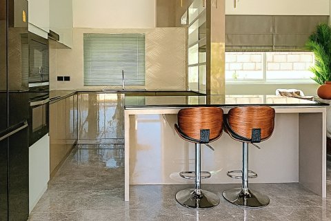 Villa in Hua Hin, Thailand 4 bedrooms № 168325 - photo 12