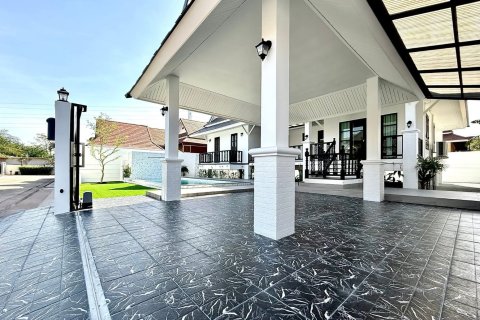 Вилла в Паттайе, Таиланд с 3 спальнями  № 159910 - фото 6