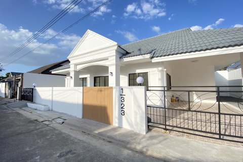 Villa in Pattaya, Thailand 3 bedrooms № 159911 - photo 2