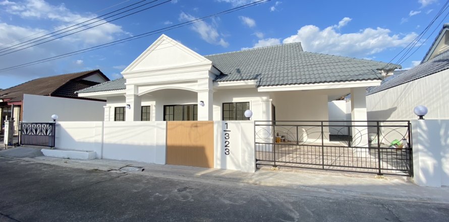 Villa in Pattaya, Thailand 3 bedrooms № 159911