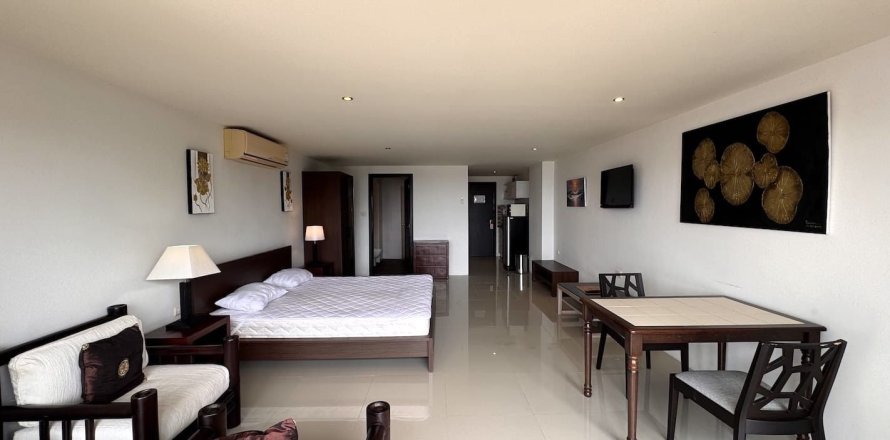 Studio in the Condo in Kathu, Thailand  № 148338