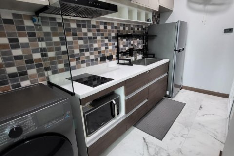 Студия в кондо в Банг Раке, Бангкок, Таиланд № 139015 - фото 9