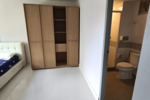 Студия в кондо в Ваттхане, Бангкок, Таиланд № 145032 - фото 5