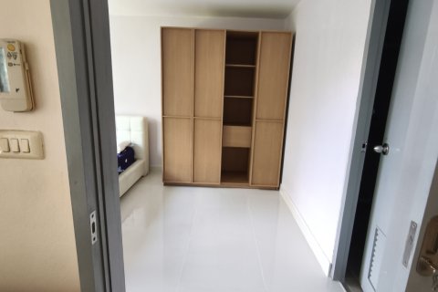 Студия в кондо в Ваттхане, Бангкок, Таиланд № 145032 - фото 3