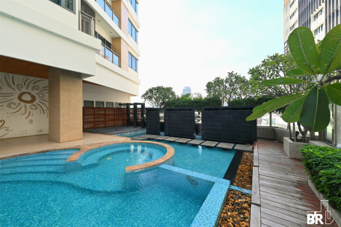 Condo in Bangkok, Thailand, 3 bedrooms  № 189942