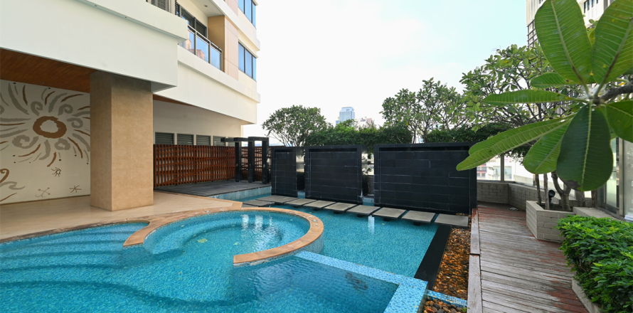 Condo in Bangkok, Thailand, 3 bedrooms № 189942