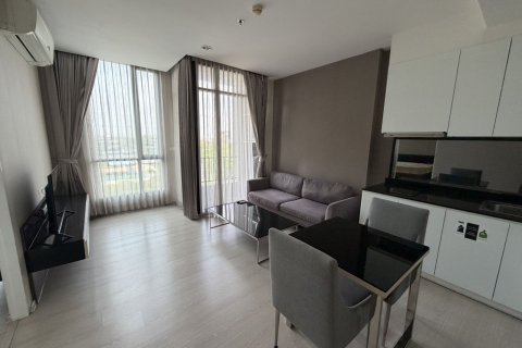 Studio dans le Condo à Watthana, Bangkok, Thaïlande  № 171663 - photo 1