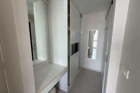 Studio dans le Condo à Watthana, Bangkok, Thaïlande  № 171663 - photo 5