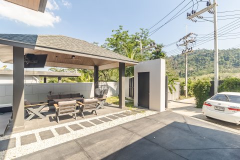 Villa in Phuket, Thailand 2 bedrooms № 171669 - photo 16