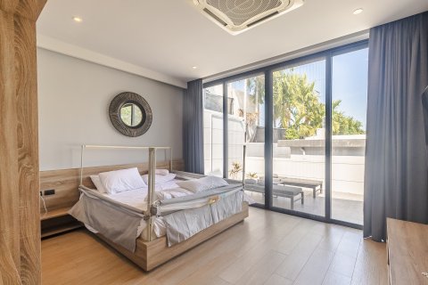 Villa in Phuket, Thailand 2 bedrooms № 171669 - photo 3