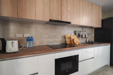 House in Bang Lamung, Thailand 8 bedrooms № 56077 - photo 3