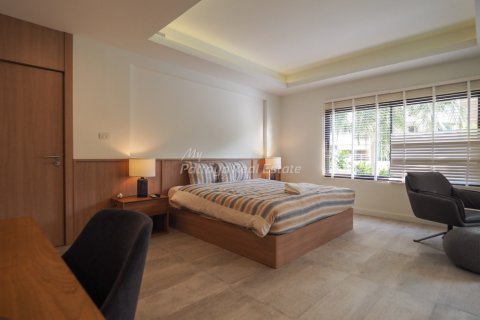 House in Bang Lamung, Thailand 8 bedrooms № 56077 - photo 29