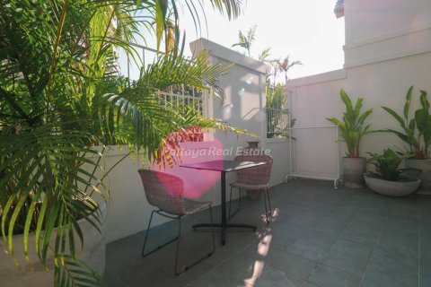 House in Bang Lamung, Thailand 8 bedrooms № 56077 - photo 6