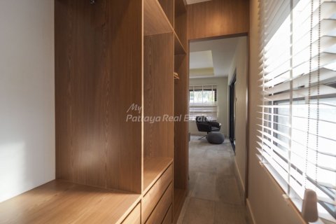 House in Bang Lamung, Thailand 8 bedrooms № 56077 - photo 17