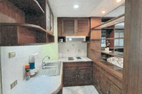 Studio in the Condo in Phaya Thai, Bangkok, Thailand  № 169399 - photo 3