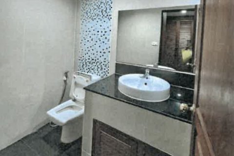 Studio in the Condo in Phaya Thai, Bangkok, Thailand  № 169399 - photo 4