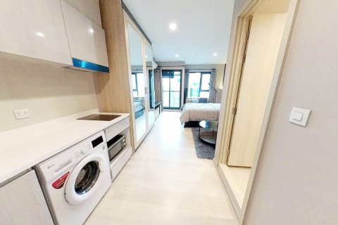 Студия в кондо в Патхум Ване, Бангкок, Таиланд № 139449 - фото 8