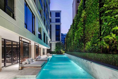 Condo in Bangkok, Thailand, 3 bedrooms № 183859 - photo 6