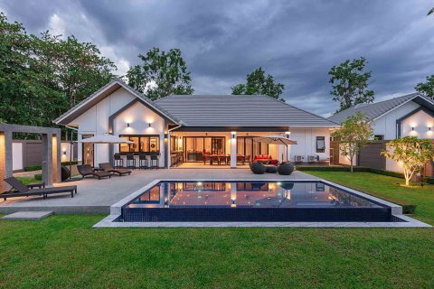 Villa à Chiang Mai, Thaïlande 4 chambres № 146592