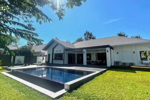 Villa in Chiang Mai, Thailand 4 bedrooms № 146592 - photo 25