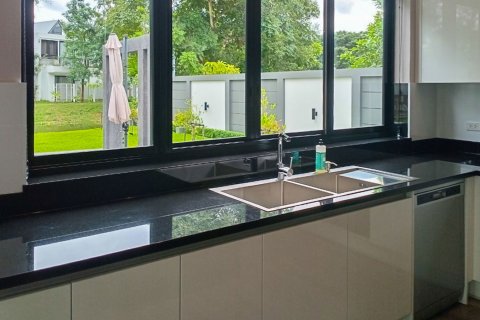 Villa in Chiang Mai, Thailand 4 bedrooms № 146592 - photo 10