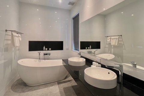 Villa in Chiang Mai, Thailand 4 bedrooms № 146592 - photo 16