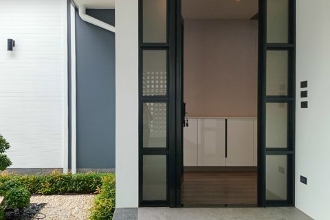 Villa in Chiang Mai, Thailand 4 bedrooms № 146592 - photo 21