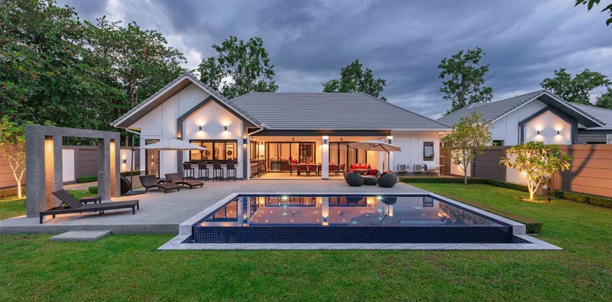 Villa à Chiang Mai, Thaïlande 4 chambres № 146592