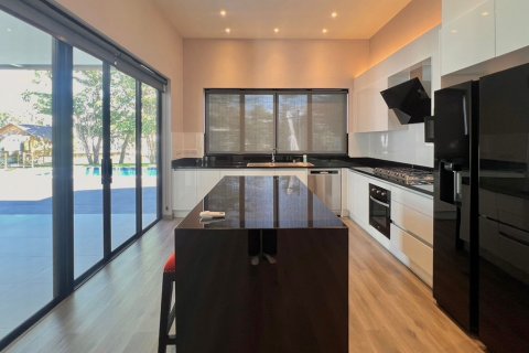 Villa in Chiang Mai, Thailand 4 bedrooms № 146592 - photo 8