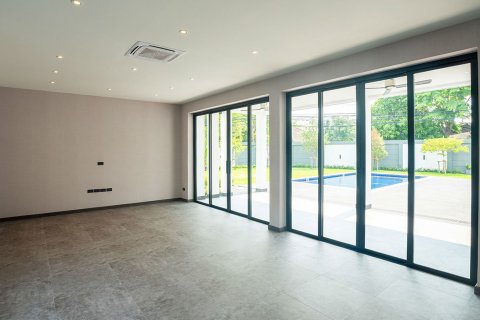 Villa in Chiang Mai, Thailand 4 bedrooms № 146591 - photo 7