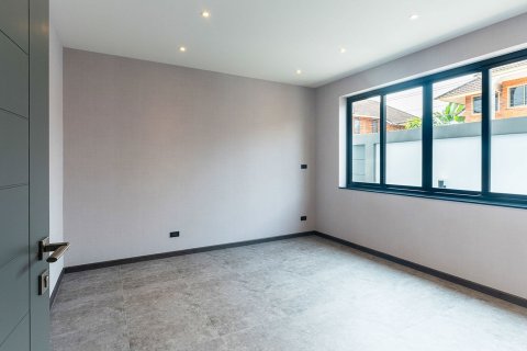 Villa in Chiang Mai, Thailand 4 bedrooms № 146591 - photo 12