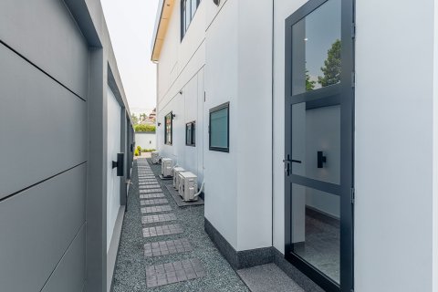 Villa in Chiang Mai, Thailand 4 bedrooms № 146591 - photo 22