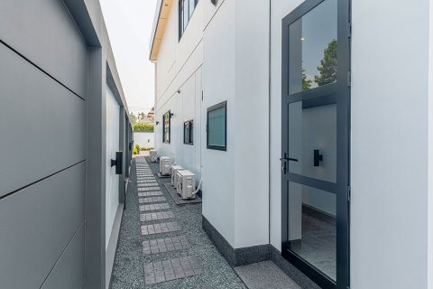 Villa in Chiang Mai, Thailand 4 bedrooms № 146591 - photo 22