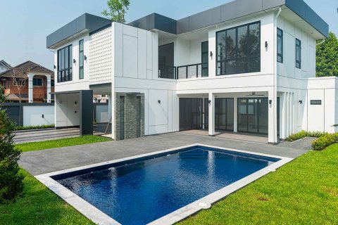 Villa in Chiang Mai, Thailand 4 bedrooms № 146591 - photo 1