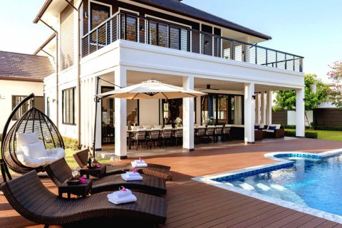 Villa in Chiang Mai, Thailand 5 bedrooms № 146590 - photo 2