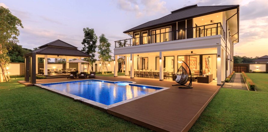 Villa in Chiang Mai, Thailand 5 bedrooms № 146590