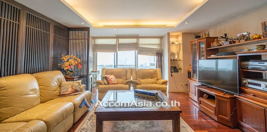 Duplex in Suan Luang, Bangkok, Thailand 4 Schlafzimmer № 216717
