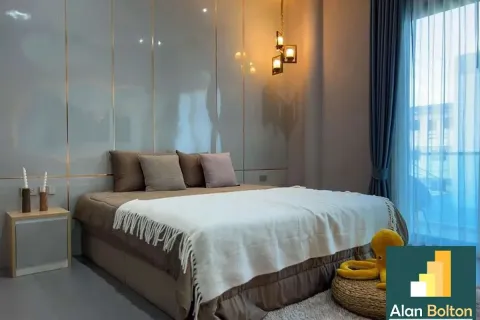 Casa de 4 dormitorios en Pattaya, Tailandia № 210701 - foto 16