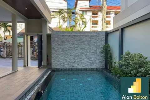 Casa de 4 dormitorios en Pattaya, Tailandia № 210701 - foto 11