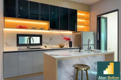 Casa de 4 dormitorios en Pattaya, Tailandia № 210701 - foto 9