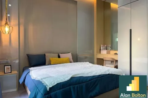 Casa de 4 dormitorios en Pattaya, Tailandia № 210701 - foto 12
