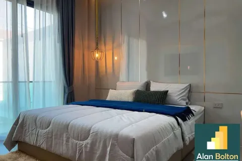 Casa de 4 dormitorios en Pattaya, Tailandia № 210701 - foto 14