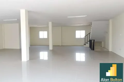 Local comercial 435 m2 en Pattaya, Tailandia № 210705 - foto 3