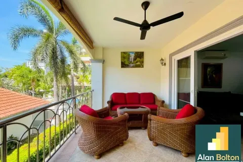 Condominio de 2 dormitorios en Pattaya, Tailandia № 210700 - foto 12
