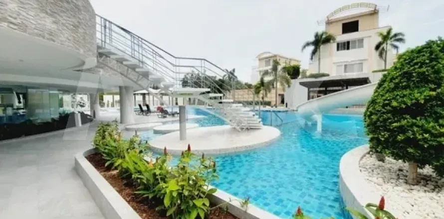Condominio de 2 dormitorios en Pattaya, Tailandia № 210706