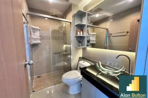 Condominio de 2 dormitorios en Jomtien Beach, Pattaya, Tailandia № 210703 - foto 10
