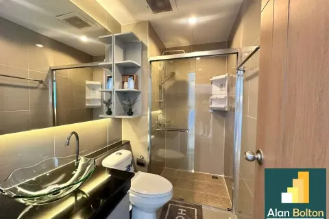 Condominio de 2 dormitorios en Jomtien Beach, Pattaya, Tailandia № 210703 - foto 9